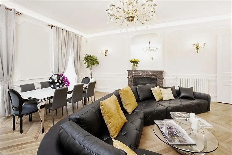 My - Champs Elysees Apartament *